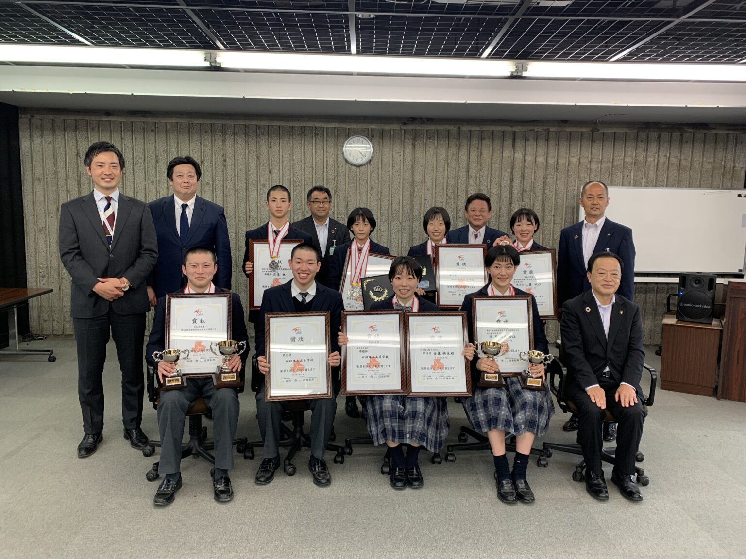 【空手道部】御殿場市長表敬訪問 News & Topics 学校法人 東駿学園 御殿場西高等学校